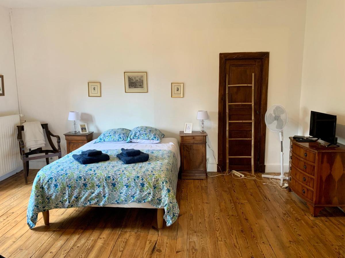 Bed and Breakfast Le Bearn Sous Les Toits Nay  Экстерьер фото